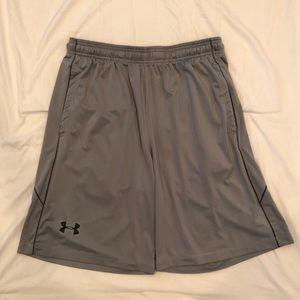 Men’s Under Armour Grey Loose Fit Shorts Size LG